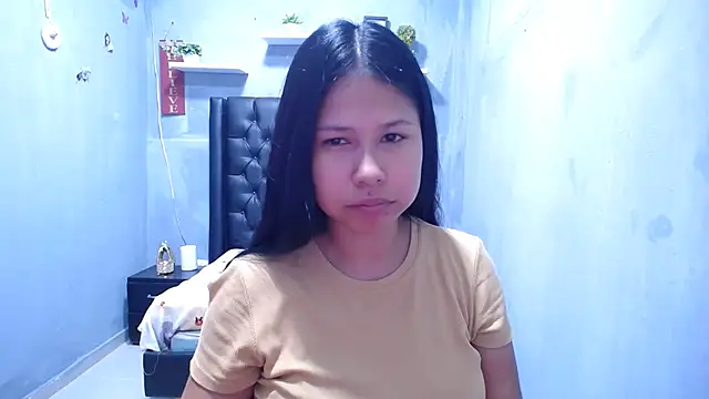 Letty Plugxo online show from May 11, 2026, 1:56 pm