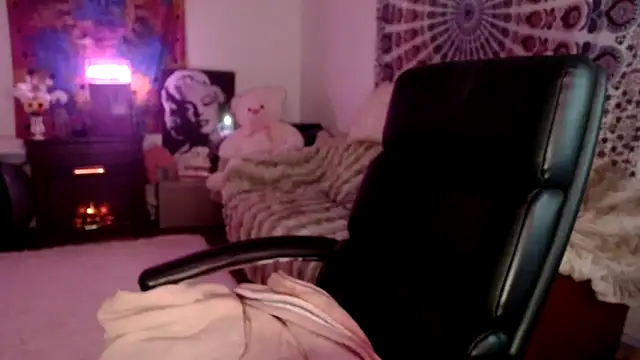 Snapshot of kellywildnnout chatting on October 27, 2025, 3:57 pm kellywildnnout online show from October 27, 2025, 3:57 pm
