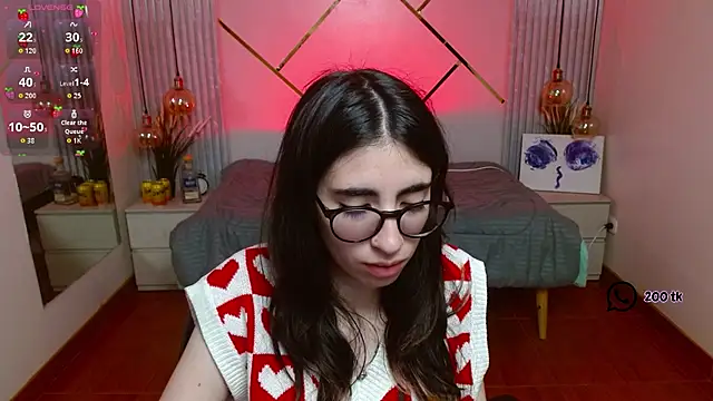Snapshot of LenaRoses chatting on July 3, 2026, 8:15 pm LenaRoses online show from July 3, 2026, 8:15 pm