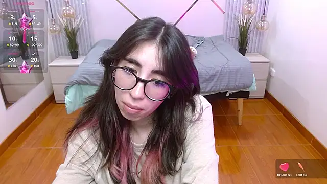 LenaRoses online show from December 4, 2025, 5:34 pm