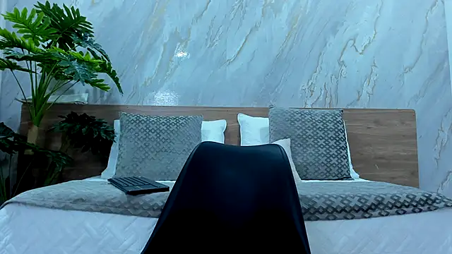 alice greco online show from November 27, 2025, 3:40 am