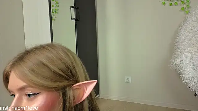 Naomi Girly online show from November 4, 2025, 3:38 pm