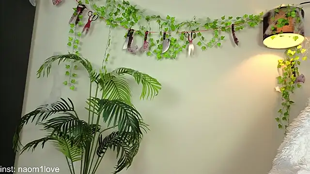 Naomi Girly online show from October 31, 2025, 3:08 pm