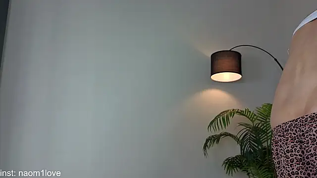 Naomi Girly online show from September 12, 2025, 4:34 am