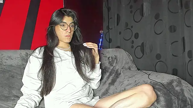 Snapshot of Chaminela_27 chatting on February 15, 2025, 12:01 pm Chaminela 27 online show from February 15, 2025, 12:01 pm