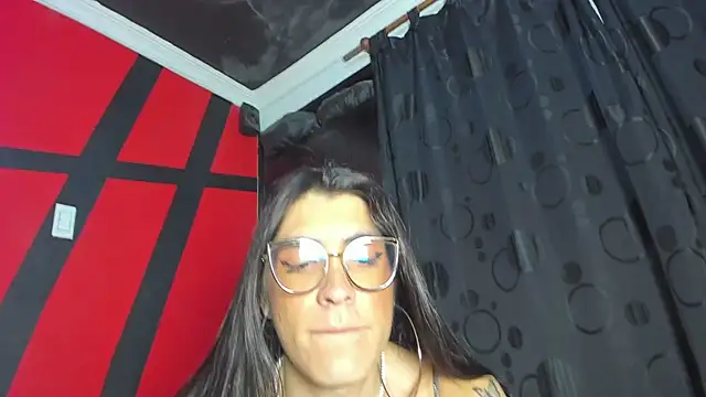 Snapshot of Chaminela_27 chatting on February 12, 2025, 3:49 pm Chaminela 27 online show from February 12, 2025, 3:49 pm