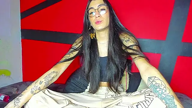 Snapshot of Chaminela_27 chatting on January 21, 2025, 3:04 am Chaminela 27 online show from January 21, 2025, 3:04 am