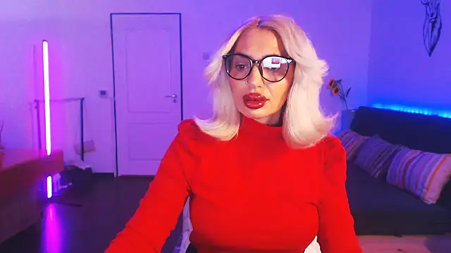 Snapshot of beauty_chl0e chatting on December 19, 2024, 8:13 pm beauty chl0e online show from December 19, 2024, 8:13 pm