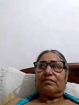  candi online show from February 26, 2026, 2:44 am