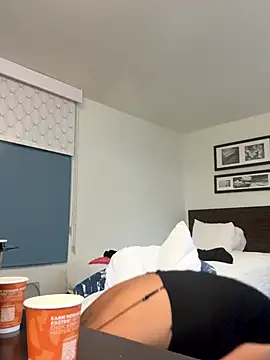 slimerlla online show from November 4, 2025, 7:01 am