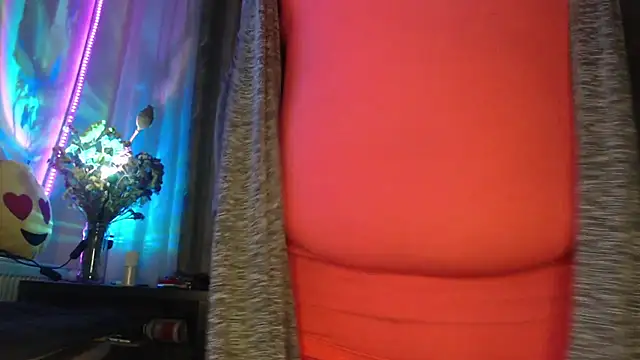 amorelara online show from July 18, 2026, 10:24 am