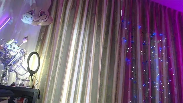 amorelara online show from July 12, 2026, 11:44 am