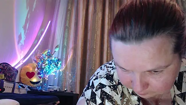 amorelara online show from June 24, 2026, 4:11 am