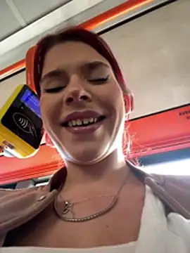 RiriRoseey online show from March 19, 2026, 9:09 am