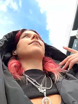 Snapshot of RiriRoseey chatting on October 28, 2025, 8:24 am RiriRoseey online show from October 28, 2025, 8:24 am