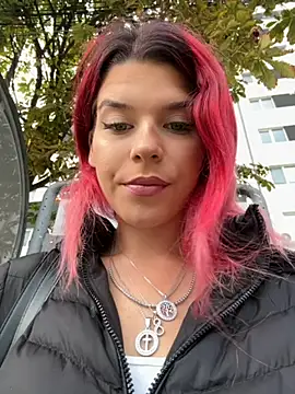 Snapshot of RiriRoseey chatting on October 23, 2025, 6:34 am RiriRoseey online show from October 23, 2025, 6:34 am