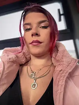 Snapshot of RiriRoseey chatting on December 4, 2025, 8:57 am RiriRoseey online show from December 4, 2025, 8:57 am