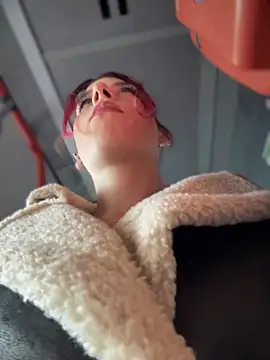 Snapshot of RiriRoseey chatting on November 20, 2025, 8:48 am RiriRoseey online show from November 20, 2025, 8:48 am