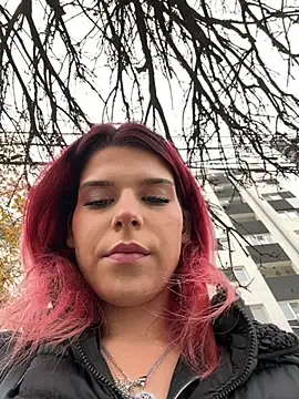 Snapshot of RiriRoseey chatting on November 17, 2025, 8:29 am RiriRoseey online show from November 17, 2025, 8:29 am