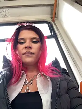 Snapshot of RiriRoseey chatting on November 5, 2025, 9:12 am RiriRoseey online show from November 5, 2025, 9:12 am