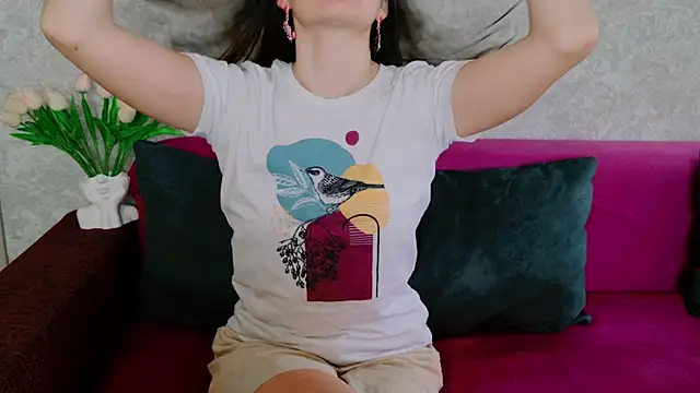 Miss Arwen online show from November 19, 2025, 5:40 am