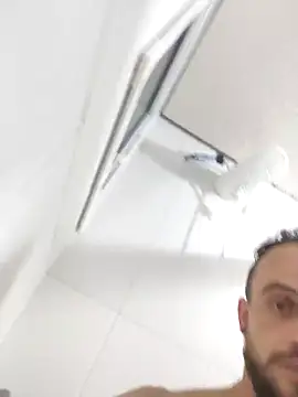 Snapshot of Amauri95 chatting on November 16, 2025, 9:19 pm Amauri95 online show from November 16, 2025, 9:19 pm