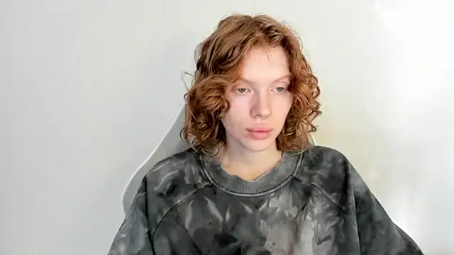 Snapshot of StellaDavis chatting on December 16, 2025, 8:18 am StellaDavis online show from December 16, 2025, 8:18 am