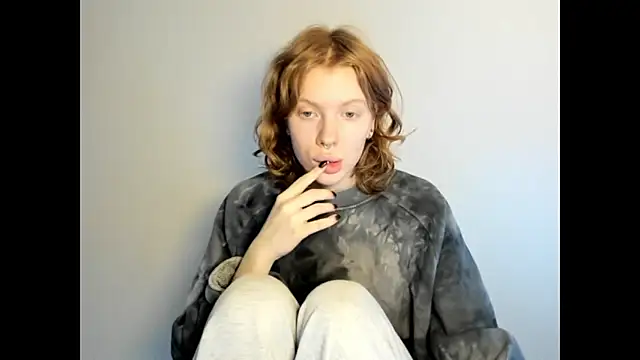 Snapshot of StellaDavis chatting on November 25, 2025, 8:14 am StellaDavis online show from November 25, 2025, 8:14 am