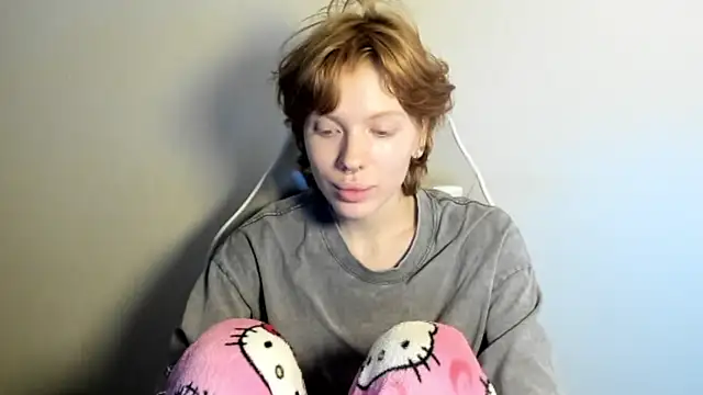 Snapshot of StellaDavis chatting on December 22, 2025, 1:22 pm StellaDavis online show from December 22, 2025, 1:22 pm