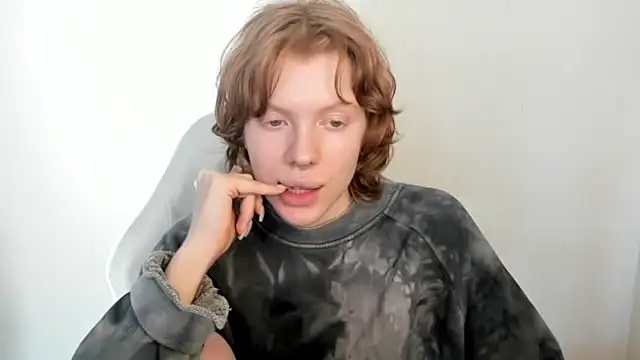 Snapshot of StellaDavis chatting on February 17, 2026, 9:17 am StellaDavis online show from February 17, 2026, 9:17 am