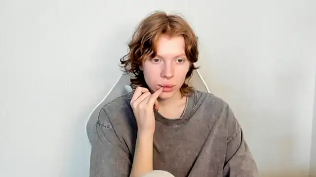 StellaDavis online show from March 5, 2026, 8:11 am