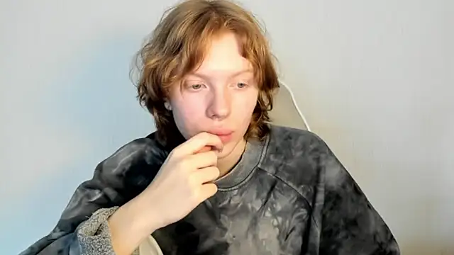 Snapshot of StellaDavis chatting on February 24, 2026, 9:43 am StellaDavis online show from February 24, 2026, 9:43 am