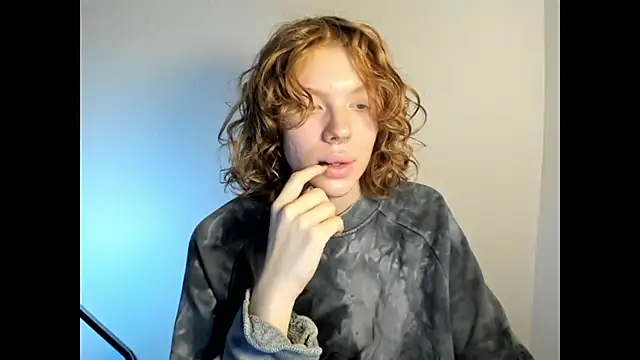 Snapshot of StellaDavis chatting on November 19, 2025, 8:58 am StellaDavis online show from November 19, 2025, 8:58 am