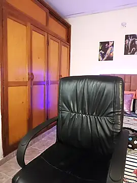 charlotte bayron02 online show from April 15, 2026, 12:38 am