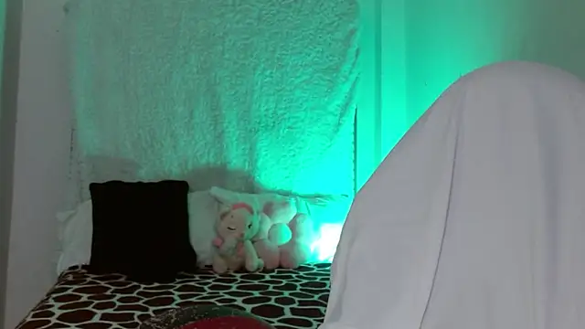 hantonella  online show from March 12, 2026, 1:15 pm