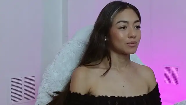 hantonella  online show from November 28, 2025, 3:34 pm