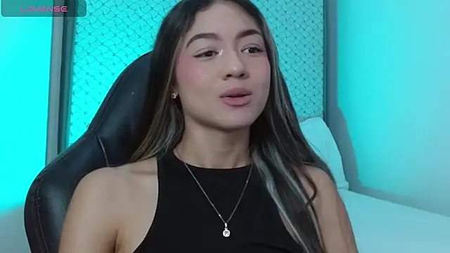 Snapshot of hantonella_ chatting on July 1, 2026, 2:39 pm hantonella online show from July 1, 2026, 2:39 pm