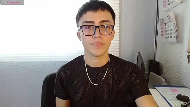 Snapshot of santi-fabulous chatting on December 28, 2024, 9:40 pm santi-fabulous online show from December 28, 2024, 9:40 pm