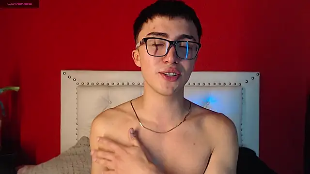 Snapshot of santi-fabulous chatting on December 30, 2024, 4:42 am santi-fabulous online show from December 30, 2024, 4:42 am