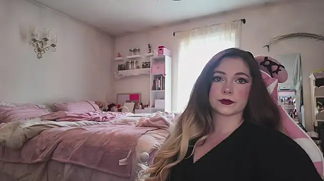 lolypopbubble online show from March 26, 2026, 8:07 pm