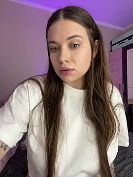 Snapshot of Vikki_toriya chatting on October 9, 2025, 2:06 pm Vikki toriya online show from October 9, 2025, 2:06 pm