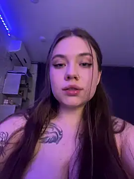 Snapshot of Vikki_toriya chatting on March 21, 2025, 10:39 pm Vikki toriya online show from March 21, 2025, 10:39 pm