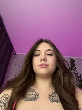 Snapshot of Vikki_toriya chatting on February 14, 2025, 5:25 pm Vikki toriya online show from February 14, 2025, 5:25 pm