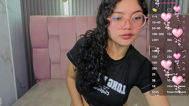 victoria castillo b online show from December 17, 2025, 3:11 am