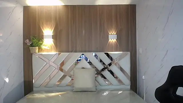 victoria castillo b online show from November 19, 2025, 3:17 am