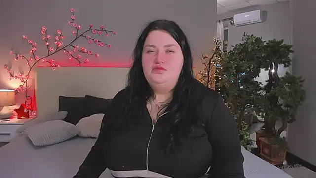 Snapshot of MonaSteele chatting on February 4, 2026, 2:01 pm MonaSteele online show from February 4, 2026, 2:01 pm