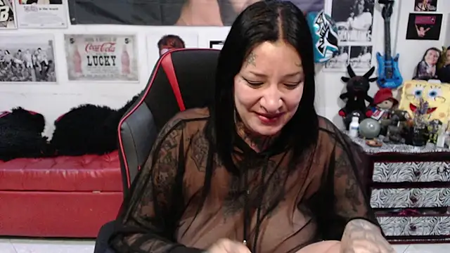 Snapshot of Rollyderolandia666 chatting on February 24, 2025, 2:08 am Rollyderolandia666 online show from February 24, 2025, 2:08 am
