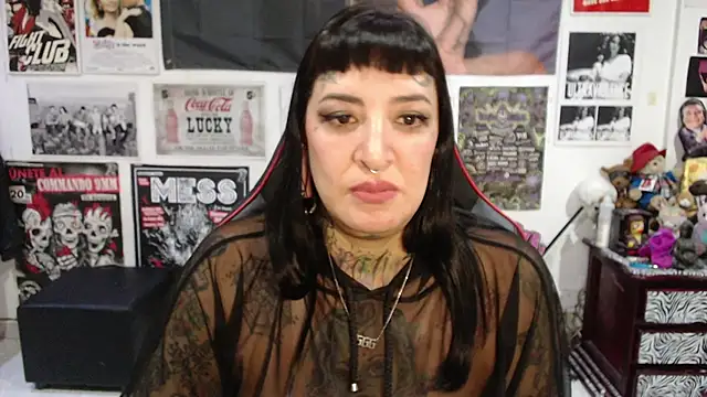 Snapshot of Rollyderolandia666 chatting on December 4, 2025, 10:09 pm Rollyderolandia666 online show from December 4, 2025, 10:09 pm