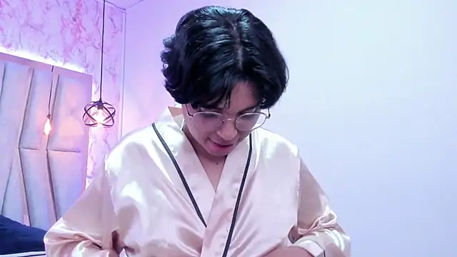 Emmapark  online show from March 14, 2025, 10:27 pm