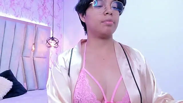 Emmapark  online show from March 20, 2025, 2:32 pm